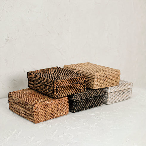 Small wicker basket with lid with 5 available colours - Coastal Villa Homeware